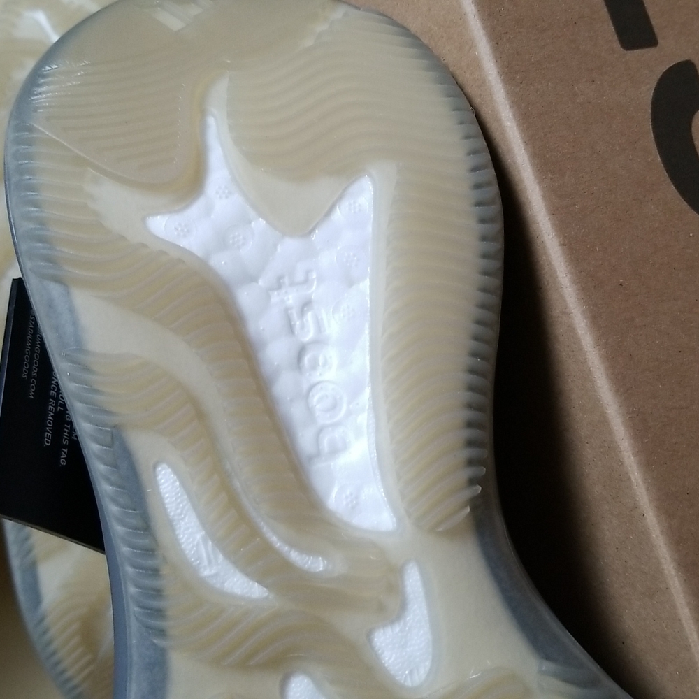 NWT Adidas Yeezy Boost 380 Pepper - SZ 9.5 - Picture 10 of 16
